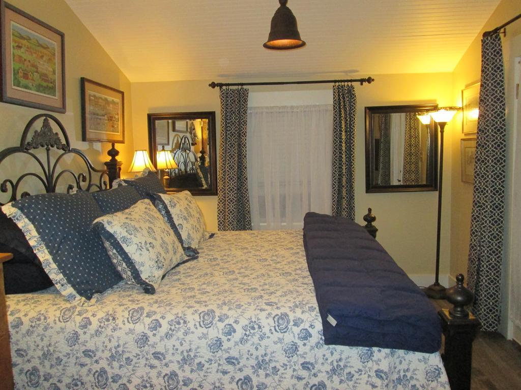 Carriage House Fredericksburg Bed and Breakfast Exterior foto